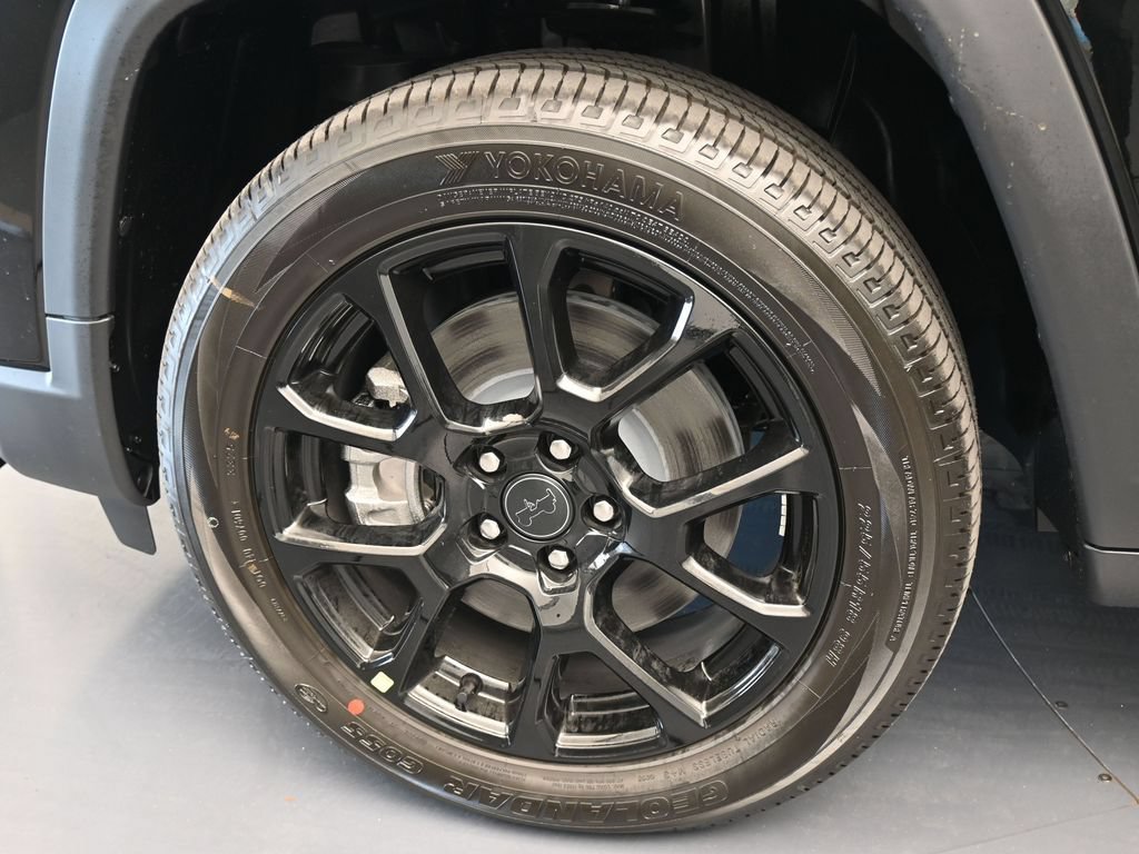 New 2026 Jeep Compass Latitude AWD/4WD image 24