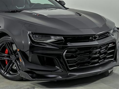 Used 2018 Chevrolet Camaro ZL1 RWD image 2