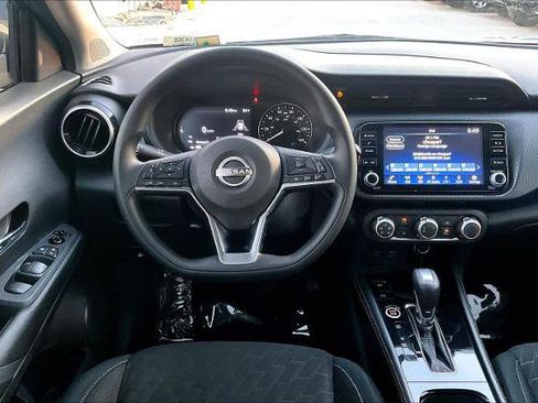 Certified 2024 Nissan Kicks SV image 5
