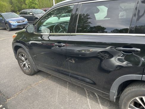 Used 2016 Toyota Highlander XLE image 10