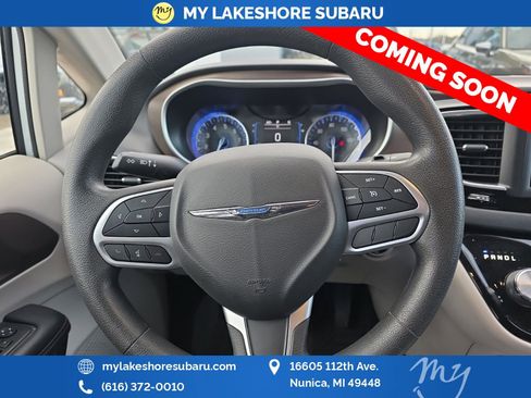 Used 2018 Chrysler Pacifica LX image 22