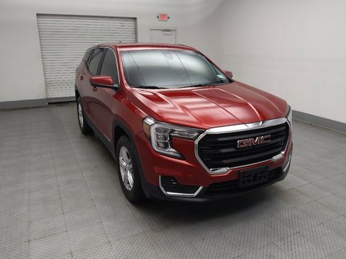Used 2022 GMC Terrain SLE image 13