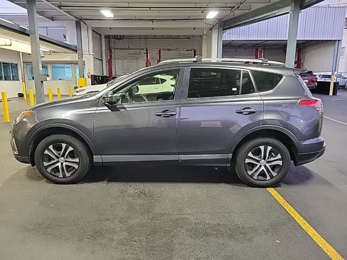 Used 2018 Toyota RAV4 LE w/ All Weather Liner Package image 4