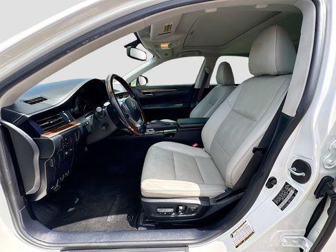 Used 2015 Lexus ES 350 w/ Luxury Package FWD image 22