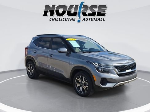 Used 2023 Kia Seltos EX AWD/4WD image 2