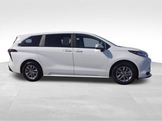 Certified 2025 Toyota Sienna LE video 2