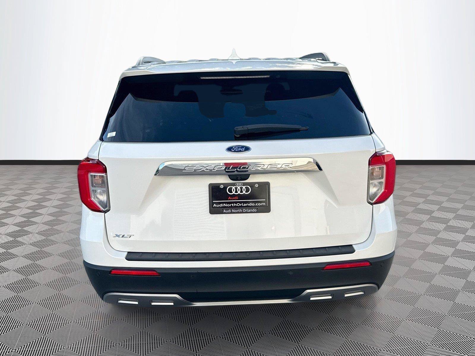 Used 2024 Ford Explorer XLT w/ Equipment Group 202A RWD image 6