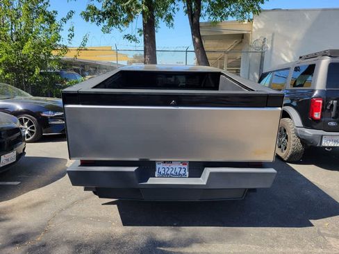 Used 2024 Tesla Cybertruck Cyberbeast AWD/4WD image 5