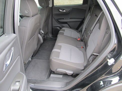 Used 2025 Chevrolet Blazer LT image 5