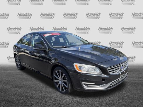 Used 2018 Volvo S60 T5 Inscription w/ Climate Package AWD/4WD image 2