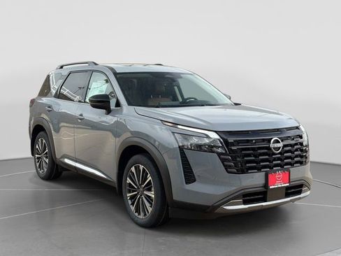 New 2026 Nissan Pathfinder Platinum AWD/4WD image 2