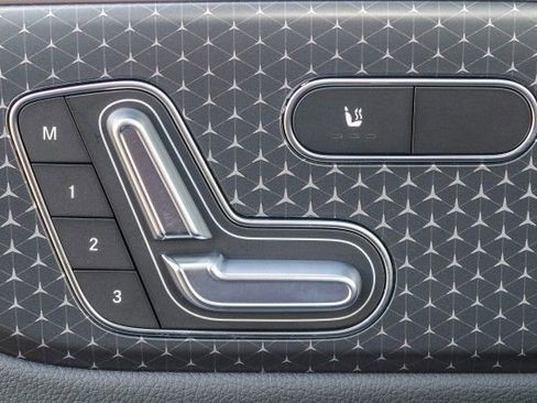 New 2025 Mercedes-Benz EQB 300 4MATIC image 21