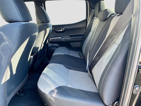 Used 2023 Toyota Tacoma TRD Off-Road image 22