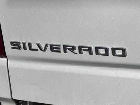 Used 2024 Chevrolet Silverado 1500 High Country w/ High Country Premium Package image 9