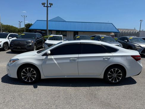 Used 2016 Toyota Avalon XLE Premium FWD image 3