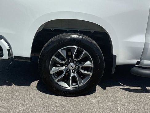 Used 2023 Chevrolet Silverado 1500 RST w/ Z71 Off-Road Package AWD/4WD image 11