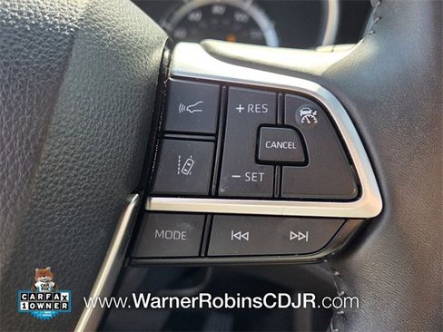 Used 2024 Toyota Highlander XSE image 30