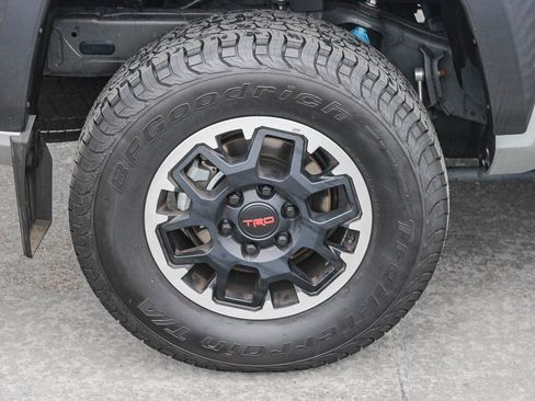 Used 2024 Toyota Tacoma TRD Off-Road image 12