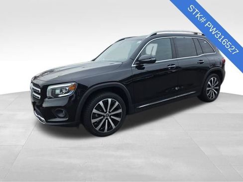 Used 2023 Mercedes-Benz GLB 250 4MATIC image 3