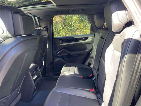 Used 2024 Porsche Cayenne Base image 12