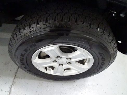 Used 2019 Jeep Wrangler Unlimited Sport S image 27