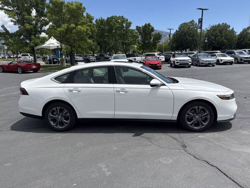 Certified 2023 Honda Accord EX image 5