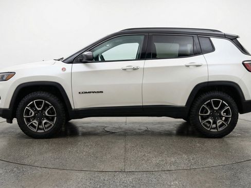 Used 2025 Jeep Compass Trailhawk AWD/4WD image 5