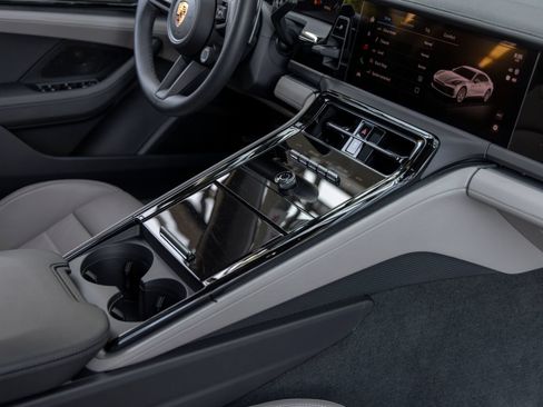 Certified 2025 Porsche Panamera image 55