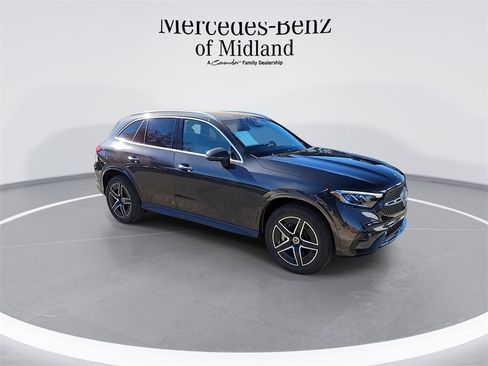 New 2025 Mercedes-Benz GLC 350e 4MATIC image 2