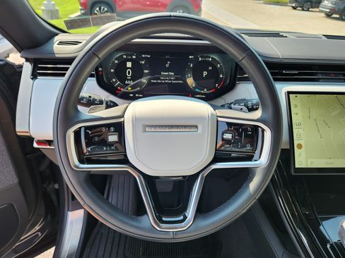 Certified 2025 Land Rover Range Rover Sport SE AWD/4WD image 18
