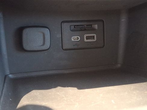 Used 2023 GMC Acadia SLE w/ Driver Convenience Package FWD image 23
