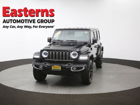 Used 2025 Jeep Wrangler Unlimited Sahara w/ Safety Group AWD/4WD image 53
