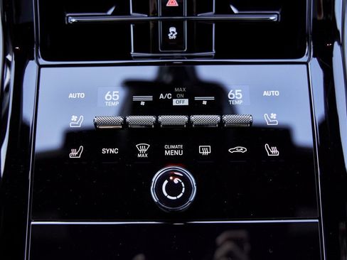 Used 2025 Porsche Panamera 4 w/ Premium Package image 74