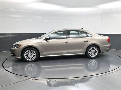 Used 2016 Volkswagen Passat 1.8T SE image 6