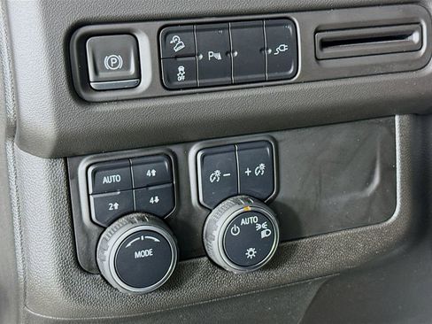 Used 2021 Chevrolet Tahoe Z71 w/ Rear Media and Nav Package image 11