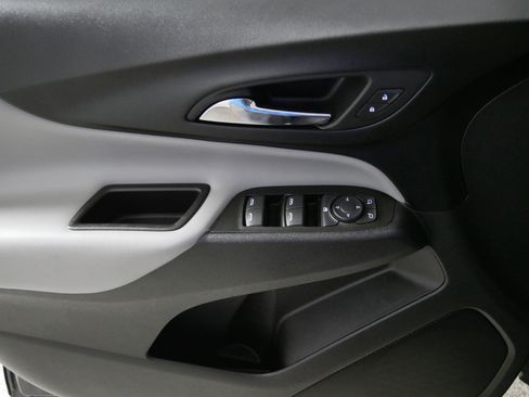 Used 2022 Chevrolet Equinox LS AWD/4WD image 19