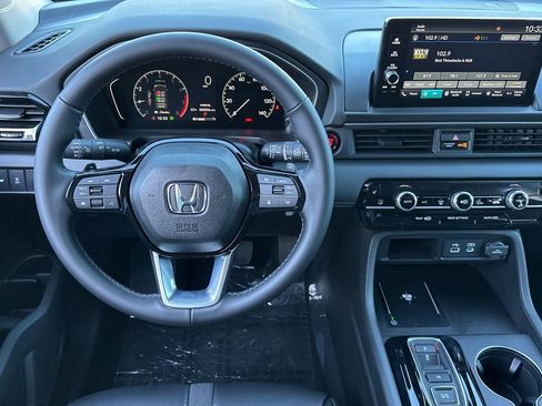 New 2025 Honda Pilot EX-L image 10