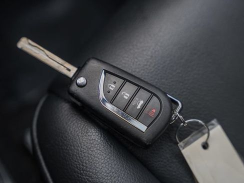 Used 2019 Toyota Camry SE FWD image 37