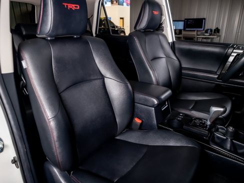 Used 2021 Toyota 4Runner TRD Off-Road Premium AWD/4WD image 14