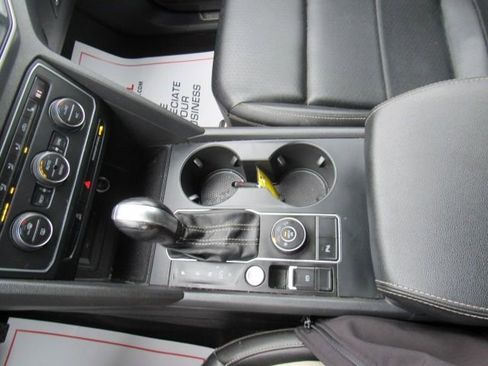 Used 2021 Volkswagen Atlas SE image 20