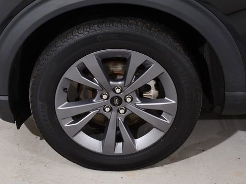 Used 2022 Ford Explorer XLT w/ Equipment Group 202A image 25