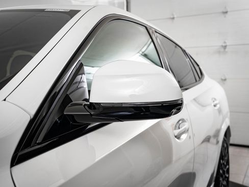 New 2026 BMW X6 xDrive40i w/ Climate Comfort Package image 17