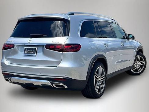 Used 2025 Mercedes-Benz GLS 450 4MATIC image 4