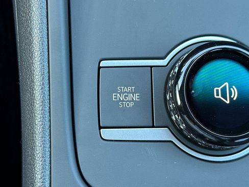 New 2026 Volkswagen Tiguan SE R-Line image 21