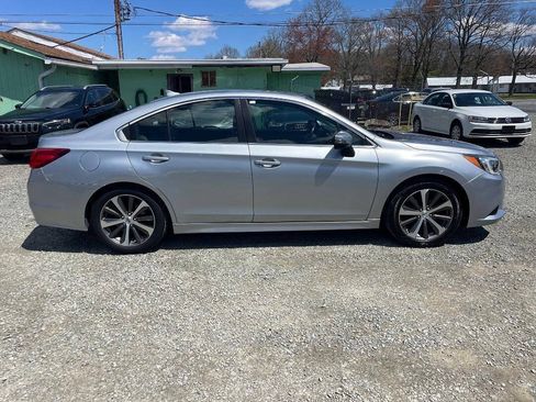 Used 2017 Subaru Legacy 2.5i Limited AWD/4WD image 9