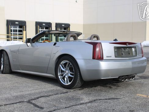 Used 2005 Cadillac XLR image 8