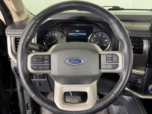 Used 2022 Ford Expedition Max XLT image 10