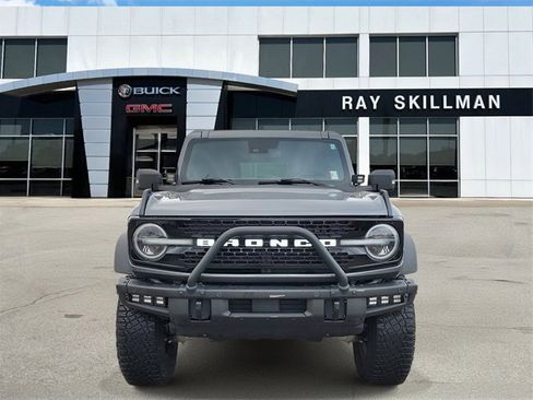 Used 2022 Ford Bronco Wildtrak image 2