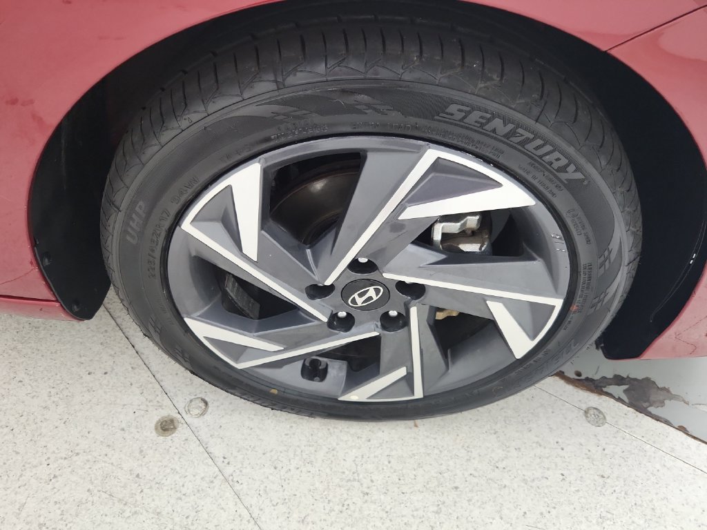 Used 2025 Hyundai Elantra SEL FWD image 36