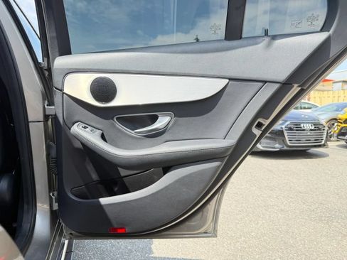 Used 2019 Mercedes-Benz C 300 4MATIC Sedan image 25